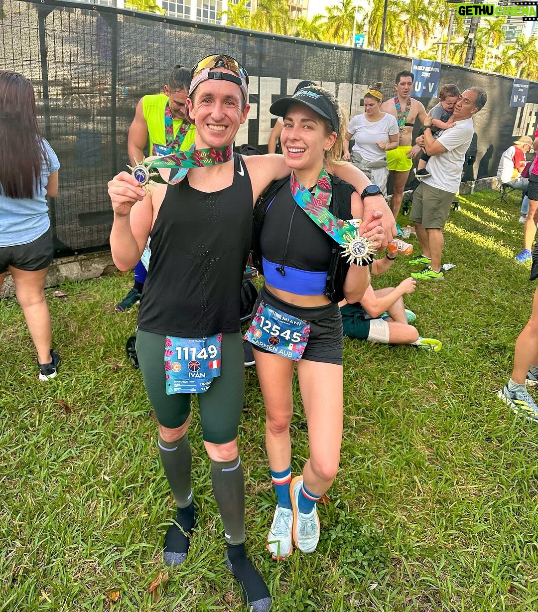 Carmen Aub Instagram - Amo las tradiciones y ellos me inspiran… 1:54🏅🏃🏼♀️ #miamihalfmarathon