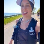 Carmen Aub Instagram - Durante 42 Kilómetros mi mantra fue “el dolor es temporal, el orgullo permanente” #BayshoreMarathon 3:57 💪🏼🥇💥 🏃🏼‍♀️ . . Gracias @ivansikic por dejarme copiar tu entrenamiento 😛(esto no se hace), por obligarme a comer geles y recordarme que debo confiar en el entrenamiento ( y los prep days 🥳) y obvio a mis porristas a la distancia! @luisafromero8 @luisaaub @maferaub @sherrada las amo!!! Traverse City, Michigan