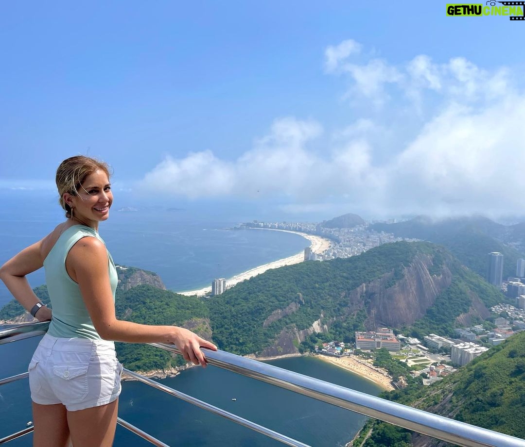 Carmen Aub Instagram - Muito obrigada 🇧🇷 Rio de Janeiro, Brasil