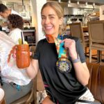 Carmen Aub Instagram - 🍝 🏃🏼‍♀️ 🍹 . Me encantan las tradiciones. Por otra noche de pasta para carb load y celebrar con la playera, medalla y Bloody Mary. Miami Half Marathon 2023