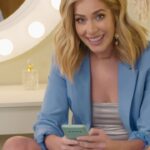 Carmen Aub Instagram - ¿Cuál es tu mayor adición? 👀 ¿No sueltas el celular? 🤳🏼¿Compras ropa sin parar? 🛍️ Esta semana @carmenaub analiza las conductas de dependencia con ayuda de invitados especiales y expertos en la materia. 🤓 🎬 #ConCarmen estrena todos los jueves a las 11:00pm, solo en E!