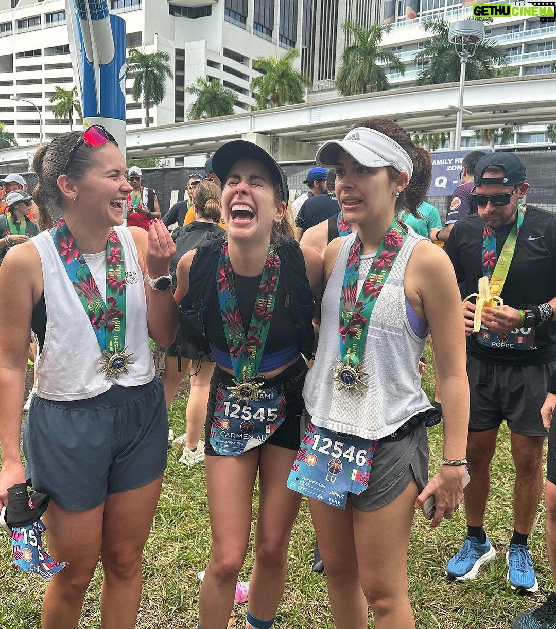 Carmen Aub Instagram - Amo las tradiciones y ellos me inspiran… 1:54🏅🏃🏼♀️ #miamihalfmarathon