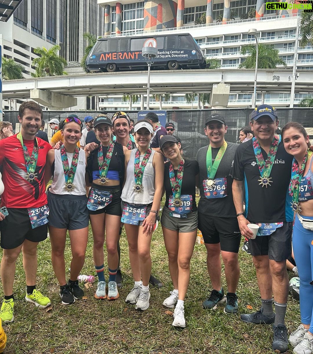 Carmen Aub Instagram - Amo las tradiciones y ellos me inspiran… 1:54🏅🏃🏼♀️ #miamihalfmarathon