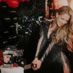 Carolina Miranda Instagram - Tengo a los mejores amigos y familia que festejan conmigo la vida,el trabajo y los éxitos!!! Gracias por seguirme en las locuras y recordarme todos los días que nos tenemos que festejar 🤩❤️‍🔥🎬🔝 que hermosa noche LOS AMO !!! El 31 de Mayo estrenamos Perfil Falso por Netflix y espero lo gocen tanto como yo 🙌💃🏻🔥