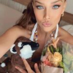 Carolina Miranda Instagram – Y de pronto te encuentras a un equipo hermoso en todos los sentidos y no te queda más que agradecer la fortuna de trabajar así 🤩🙌❤️🎬🍿 terminamos y estoy ansiosa porque vean este gran trabajo de todos!!! Te quiero @prensadanna por siempre tomarme en cuenta para todo 🥰🙌 Tulum