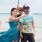Carolina Miranda Instagram - Photo Dump de Perfil Falso 🎬🔥❤️ 1.- Red Velvet perfectamente arreglada antes de despeinarse,mojarse y darlo todo en el escenario 💋 2.-Repasando la carrera olímpica con mi director Klych que tuvimos que hacer para lograr esa escena 🎬😮‍💨 3.-Yo siendo yo mientras no grabamos 😬💓 4.-Todo el equipo de maquillaje y peinado haciendo magia con tod@s 🤩💄 5.-Con nuestra coreógrafa minutos antes de salir a bailar 10 horas para lograr la toma perfecta 💃🏻✨