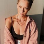 Carolina Miranda Instagram – “Somos de dónde no tenemos miedo a mostrarnos tal como somos” 🫀🌺