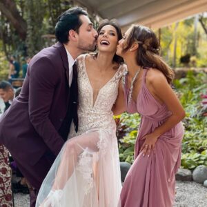 Carolina Miranda Instagram - Festejando la felicidad y el amor de @okaginer y @nachored 🥰❤️ los amo familia por elección !!!! @alexolivag @gustavomelofit 💃🏻🪩🕺

👗 @luremoficial @martiespinooficial