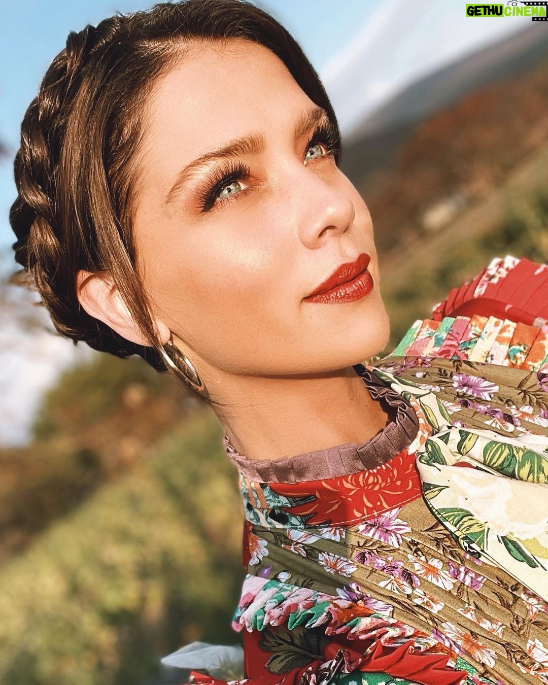Carolina Miranda Instagram - Natalia Vallejo me enseñó a entender muchas cosas 🌵🤯🔥😈❤️🎬🫠 para no hacer Spoiler coméntenme con emojis que les ha parecido La Mujer Del Diablo 💋✨ @vixplus