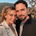 Carolina Miranda Instagram – Esta pareja es de las cosas más hermosas que voy a tener en mi carrera!!! 🫀🎬🙌 gracias @manolocardona por enseñarme tanto en el camino y por dejarme compartir esta historia junto contigo 🔥💃🏻💣 te adoro amigo !!!! Netflix