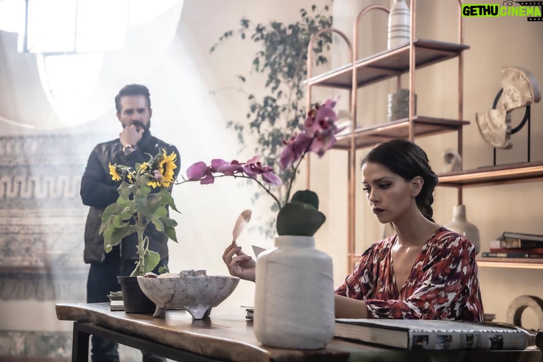 Carolina Miranda Instagram - Y a los que no han visto LMDD primer temporada pónganse al corriente porque ya tenemos fecha de estreno de la segunda 😱😱🤩❤️🎬 18 de Octubre nos vemos por @vixplus #VixPlus #lamujerdeldiablo yo también necesito saber que va a pasar con Natalia 🫣🎬🇲🇽