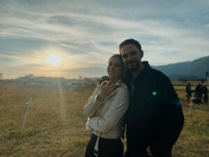 Carolina Miranda Instagram - Esta pareja es de las cosas más hermosas que voy a tener en mi carrera!!! 🫀🎬🙌 gracias @manolocardona por enseñarme tanto en el camino y por dejarme compartir esta historia junto contigo 🔥💃🏻💣 te adoro amigo !!!!