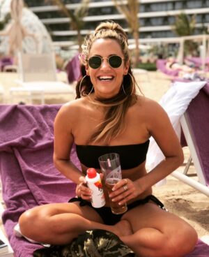 Caroline Flack Instagram - Brit Abroad ..🍺