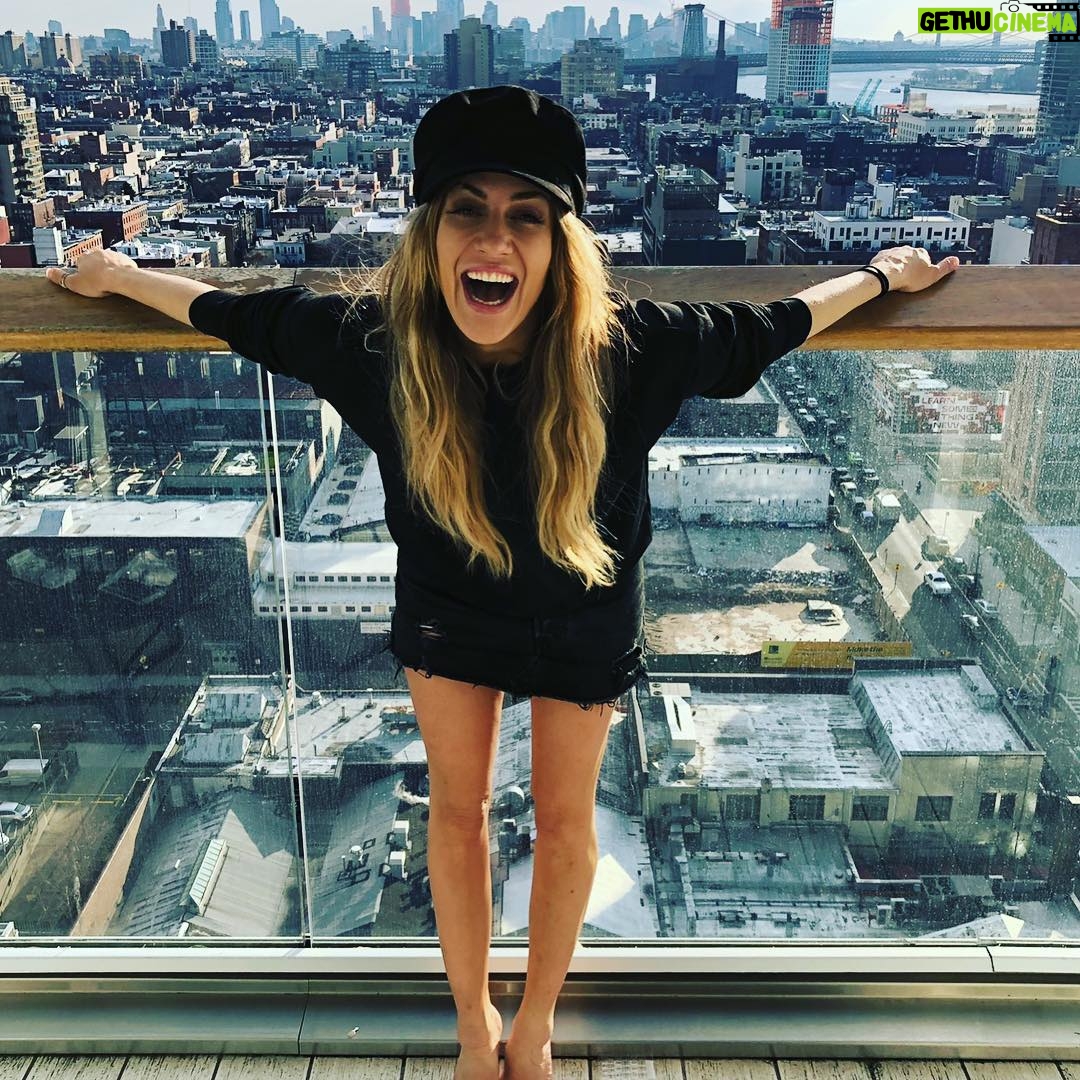 Caroline Flack Instagram - Happy 📸 by @ciarahaidar Williamsburg