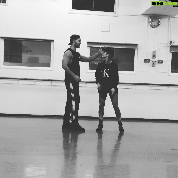 Caroline Flack Instagram - Cutest rehearsals with @mattwezer ❤️
