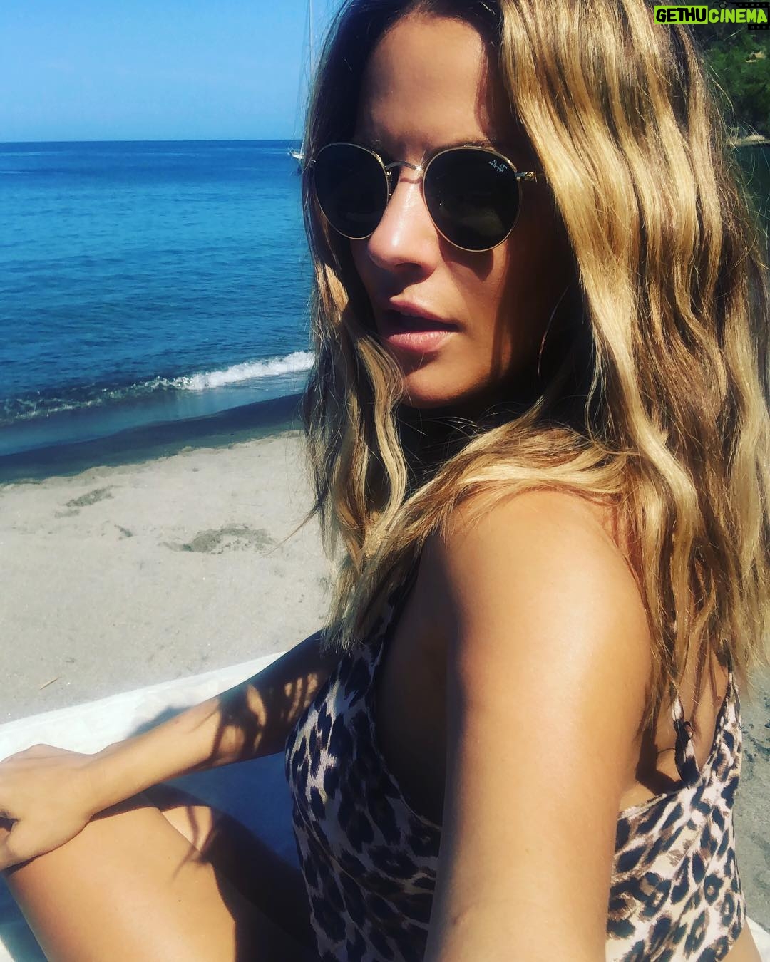 Caroline Flack Instagram - I love you Saint Lucia ❤️ @jademountainstlucia @hotelsdotcom BEST HIDEAWAY HOTEL #wewhotravel ❤️ JADE MOUNTAIN ST LUCIA