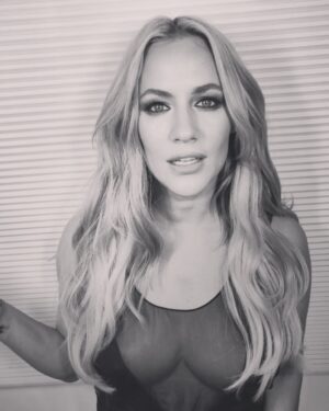 Caroline Flack Instagram - Big day tomorrow .. Infact without even telling you ... it’s one of my favourite days of the year... here’s a photo that has nothing to do with it ❤️🌴