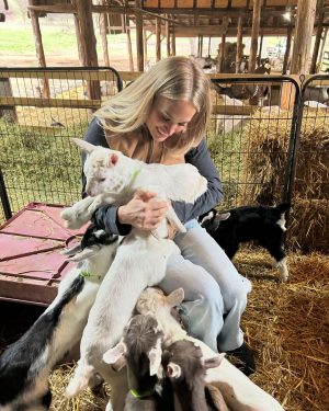 Carrie Underwood Instagram - Had the BEST day today @noblespringsdairy in Franklin, TN! We had baby goat cuddles, made some new friends and even got to ask alllllll kinds of questions about goats, milking and cheese making! Such a sweet place to take the family if you’re in the area! And, of course, don’t forget to check out all the yummy cheese!!! #BabyGoats #GoatCheese #FamilyFriendly #GoatCuddles #SupportSmallBusiness