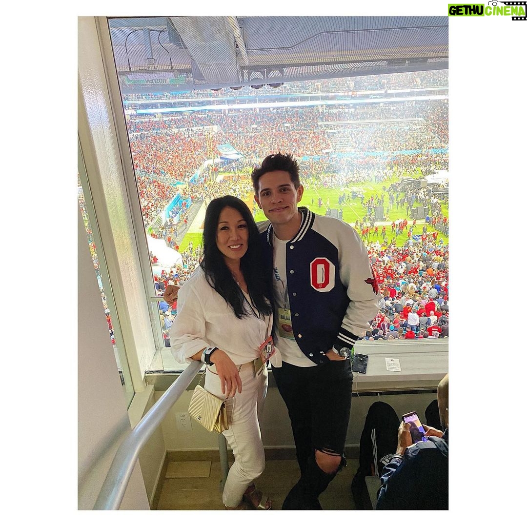 Casey Cott - 330.5K Likes - Super bowl!!! Canβt wait to watch the @buffalobills win it next year.
