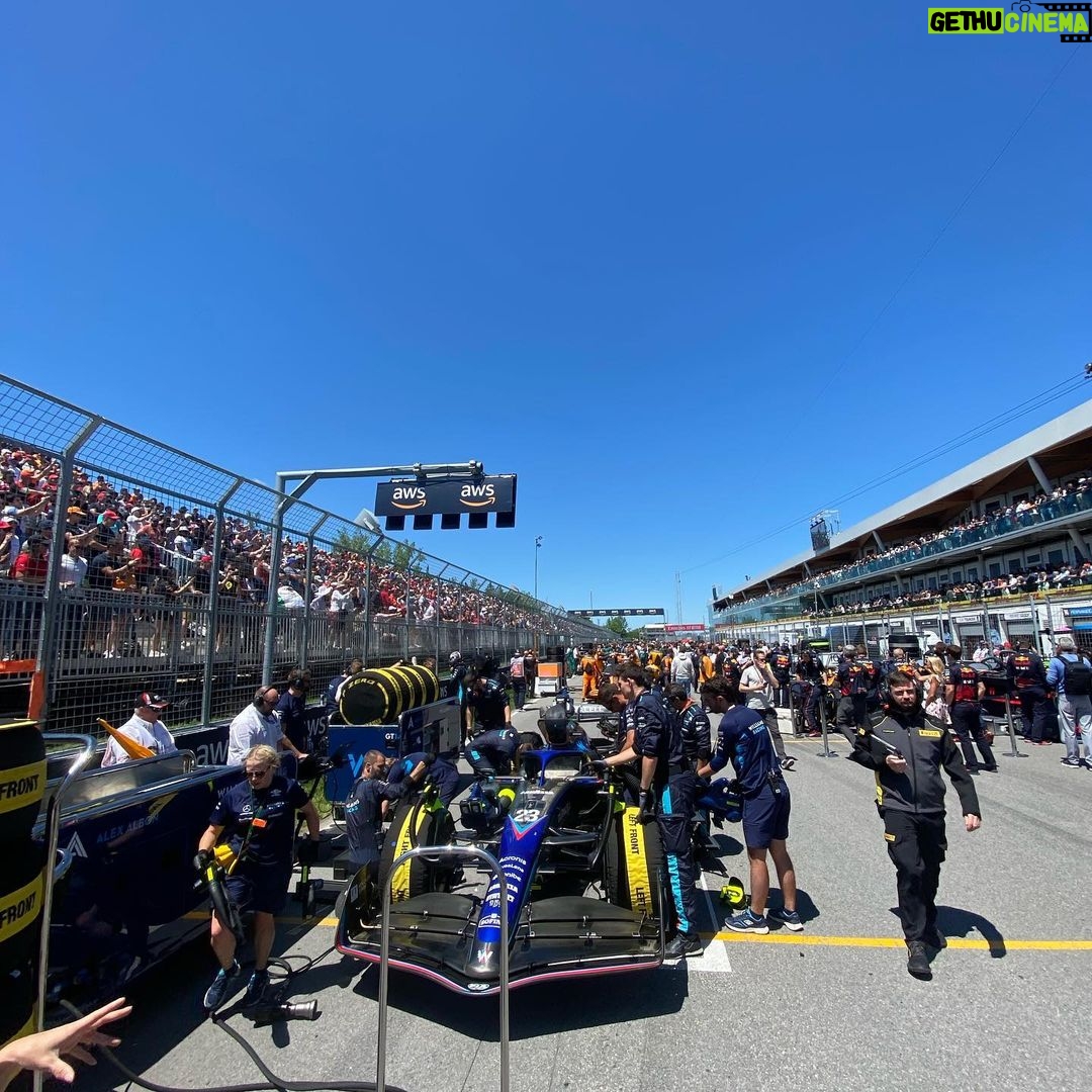 Casey Cott Instagram - @alex_albon giving me a tour of his car before the race today…what a beast! Thanks to @williamsracing for an absolutely incredible weekend! Montreal, Quebec