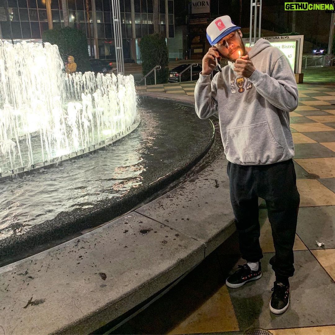 Casey Frey - 290.5K Likes - They say that I ain’t bout it, I got pictures to prove it🤮🤧