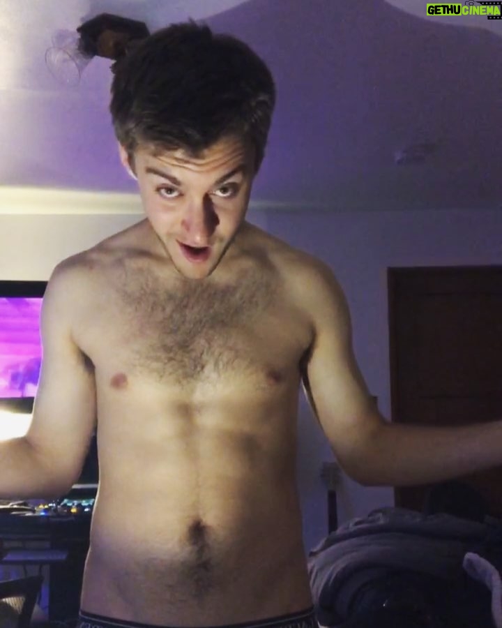 Casey Frey - 435.7K Likes - Hey Julie..👋🏼😍