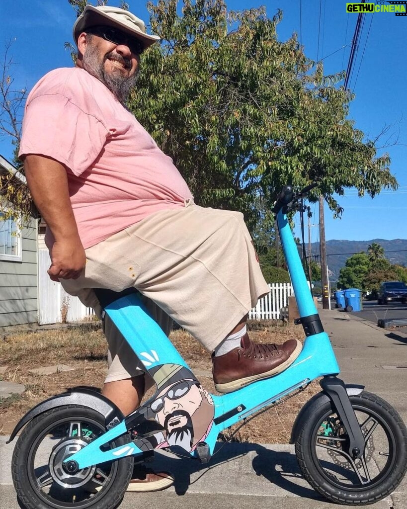 Casey Frey Instagram - @takewheels made me a custom electric bang rider.⚡️Shit rips. Soooo many moms asking for a “ride” to “work” the ozone prolly bout healed at this point😛🌍
