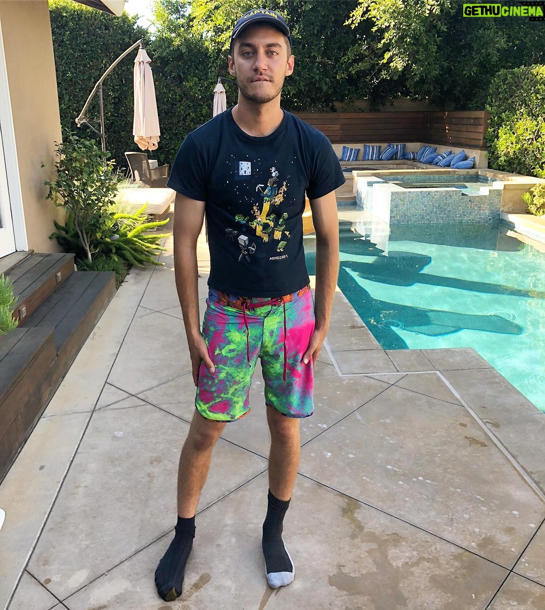 Casey Frey Instagram - This guy slaps the shit out yuh dads ass and then moves in with y’all, u lettin him cook u breakfast n shit? Or get a 9-5 at Denny’s and get ur own crib?