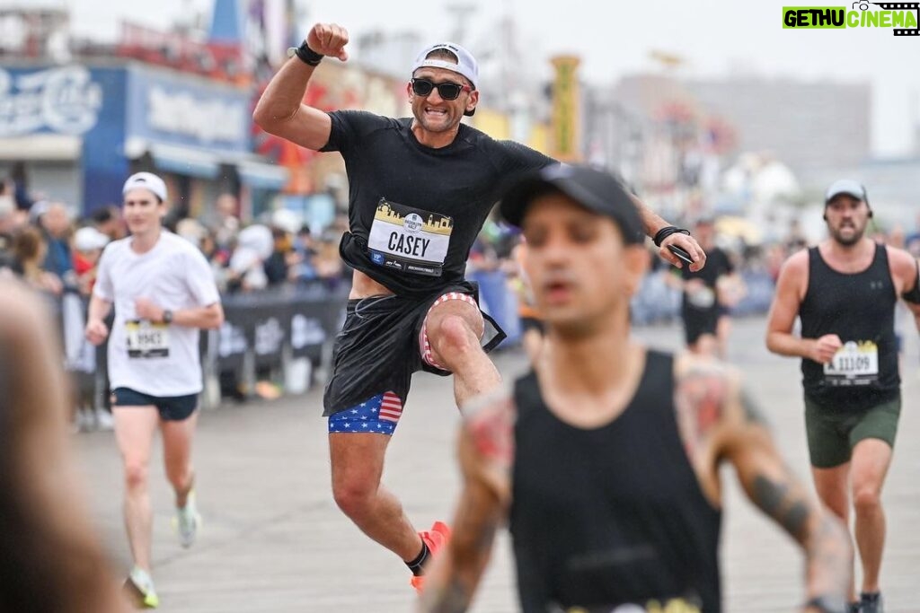 Casey Neistat Instagram - gotta smile. make it look easy no matter how hard it is. super fun day at the @nyrr brooklyn half marathon