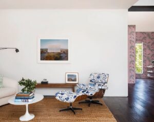 Casey Neistat Instagram - so @archdigest did a feature on my fancy-ass rich guy house.  it’s a really nice article - they did a great job with the photos and writing, you should check it out. Also the super talented @dauncurry did an amazing job designing the place.  Also also my wife made me edit my original, self-deprecating, caption on this post.

All of this brilliant photography by @timhirschmann