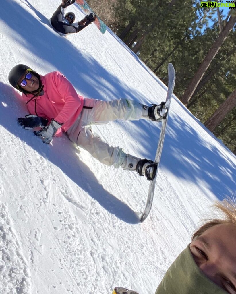 Casey Neistat Instagram - 🎿 day!! with @tawnyjanae & @moderntarzan Big Bear Snow Mountain