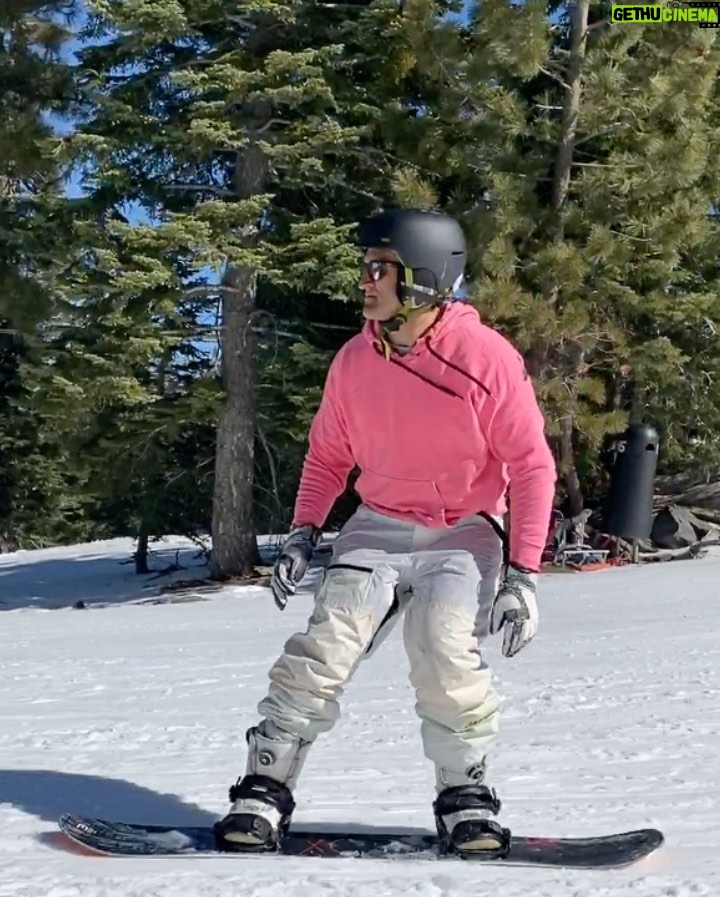 Casey Neistat Instagram - 🎿 day!! with @tawnyjanae & @moderntarzan Big Bear Snow Mountain
