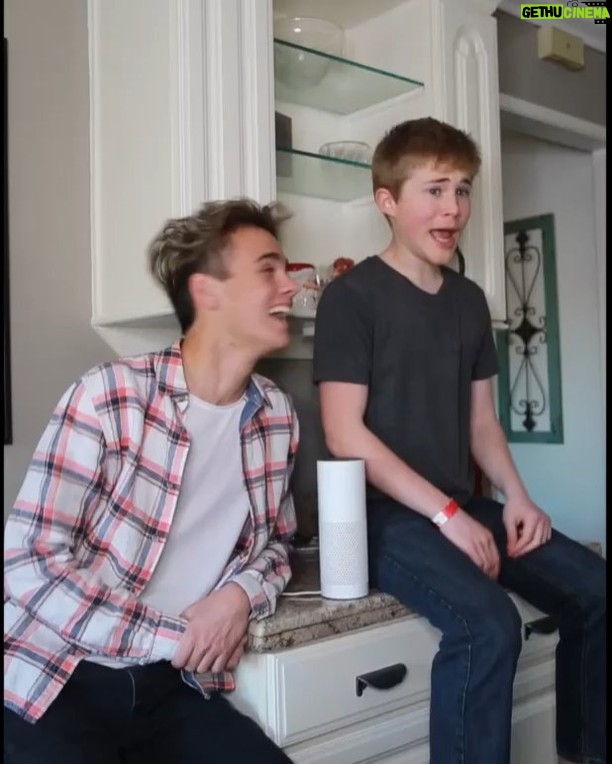 Casey Simpson Instagram - new #youtube video with Jake is up now! We fix ur lifes!! Link in bio🤪🤩 Thousand Oaks, California