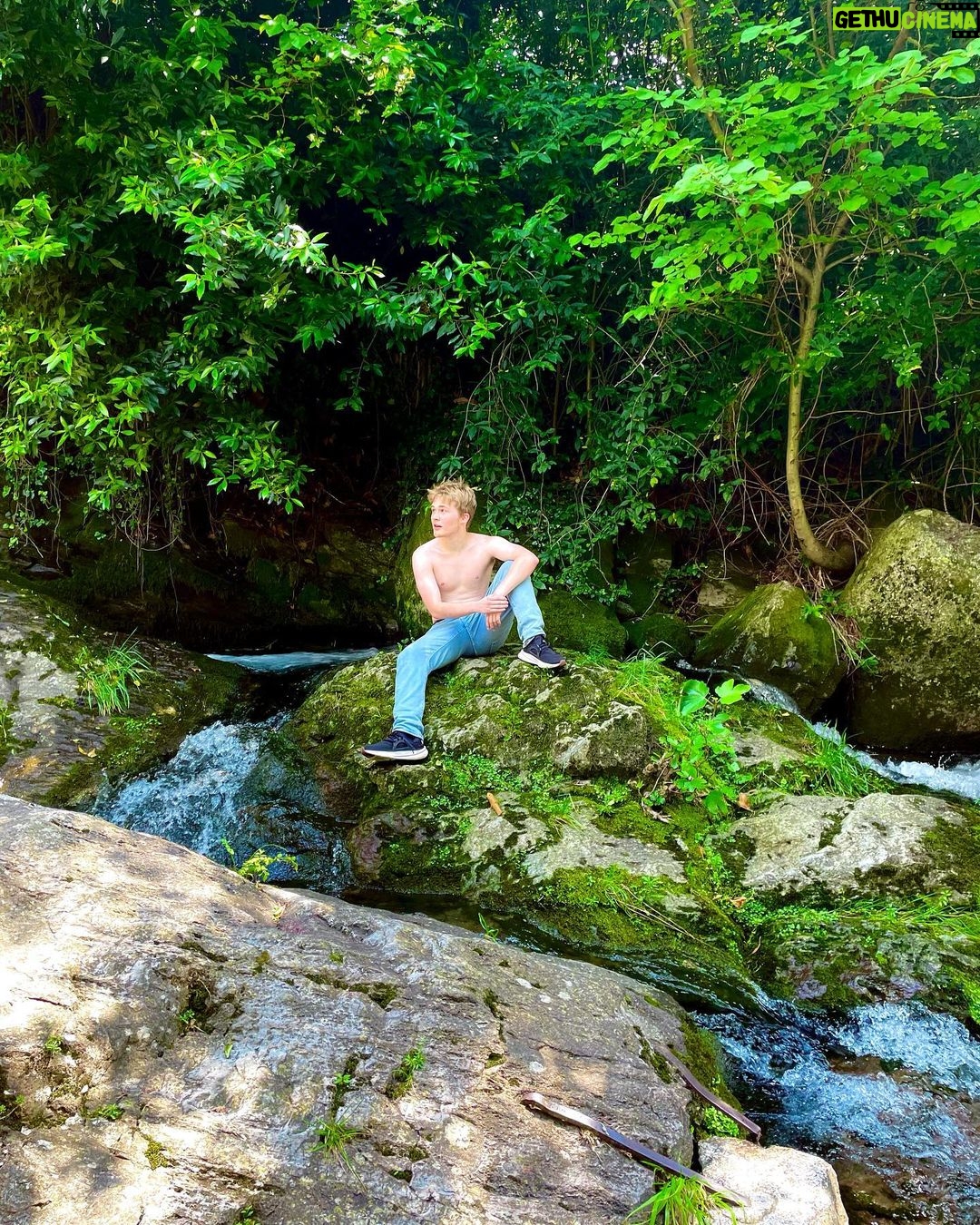 Casey Simpson Instagram - low-life chamber kids Lake Como, Italy