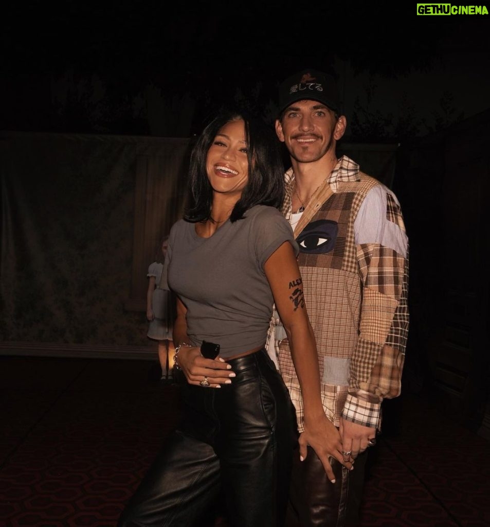 Cassie Ventura Instagram - Angelina & Billy Bob 😄 #halloween2022