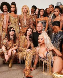 Cassie Ventura Instagram - One of the funnest nights EVER!! Thank you so much @theblondsny for including me in your show, I had such an amazing time! Thank you for allowing me to walk to one of my fave songs (Long Way 2 Go)!! It was such a special moment and the perfect end to a great week 😌 Thank you to every team member involved in this show, everyone was amazing 🙏🏽♥️ @theblondsny 👑👑