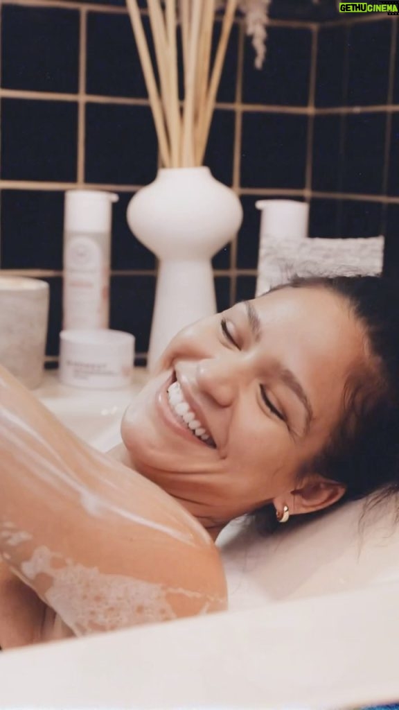 Cassie Ventura Instagram - Unwind With Me ✨ My version of Mommy Time almost always includes a self care moment and when it does, I like to make the most of it. I’m obsessed with keeping my skin super clean, soft and moisturized head to toe, so my new favorite body combo is @honest Nourish Cleansing Body Conditioner coupled with the More Moisture Body Butter. It’s amazing. I would literally bathe in a full tub of Body Conditioner daily if I could. Mommy or not, get yours and enjoy! #honest #honestambassador