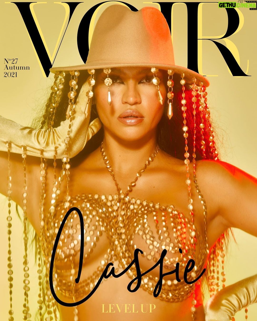 Cassie Ventura Instagram - Thank you @voirfashionmagazine and all of the amazing people tagged. 📸 @meech213 ♥️