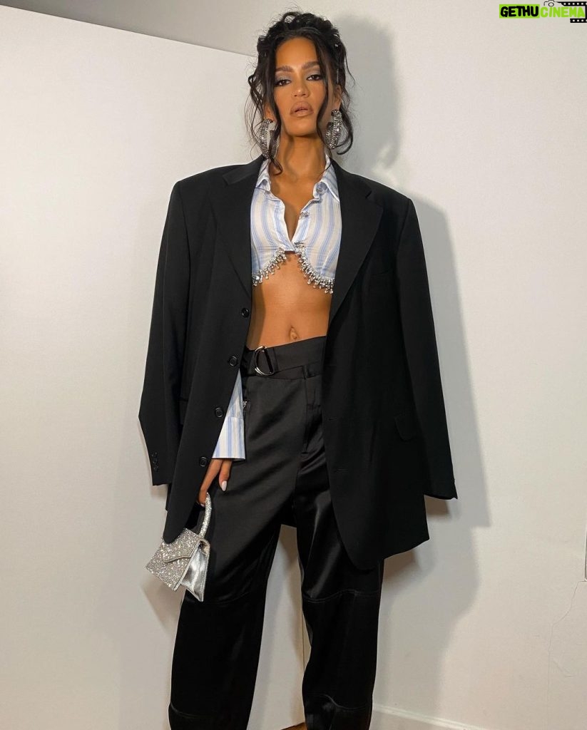 Cassie Ventura Instagram - Alexa play “Da Goodness” by @redmangilla Hair: @tigerbahmb Makeup: @mariavargasmakeup Styling: @monicarosestyle Nate! Thank you for having us! I hope your birthday was great! 🖤