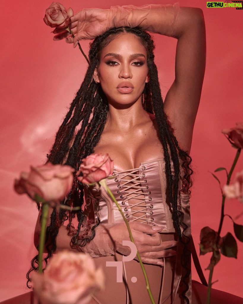 Cassie Ventura Instagram - The Newest Collection from @patricktabeauty “Major Dimensions II” The Rose Pallet, A Stunning Neutral Rose Tone Eyeshadow Palette along with two New Eyeliners Available 4/1 @ Patrickta.com & @sephora