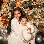 Cassie Ventura Instagram - My babies got to experience their first “snowfall” right in the middle of Beverly Hills at the @jluxlabel holiday lounge. We had friends and family in matching sweats for the cutest movie night - Frankie loved the snow! I know that she’s going to love it if it snows when we go visit family for the holidays. Per always, @melissaandre and @madco_team designed the most magical space. I can’t wait to share more photos of this one. It was perfect ☁️❄️🌲 Thank you @jluxlabel 🤍 swipe to the end for a cute surprise 🥰 Hair @tigerbahmb Make Up @nadiamohamofficial