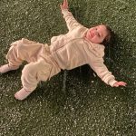 Cassie Ventura Instagram - My babies got to experience their first “snowfall” right in the middle of Beverly Hills at the @jluxlabel holiday lounge. We had friends and family in matching sweats for the cutest movie night - Frankie loved the snow! I know that she’s going to love it if it snows when we go visit family for the holidays. Per always, @melissaandre and @madco_team designed the most magical space. I can’t wait to share more photos of this one. It was perfect ☁️❄️🌲 Thank you @jluxlabel 🤍 swipe to the end for a cute surprise 🥰 Hair @tigerbahmb Make Up @nadiamohamofficial