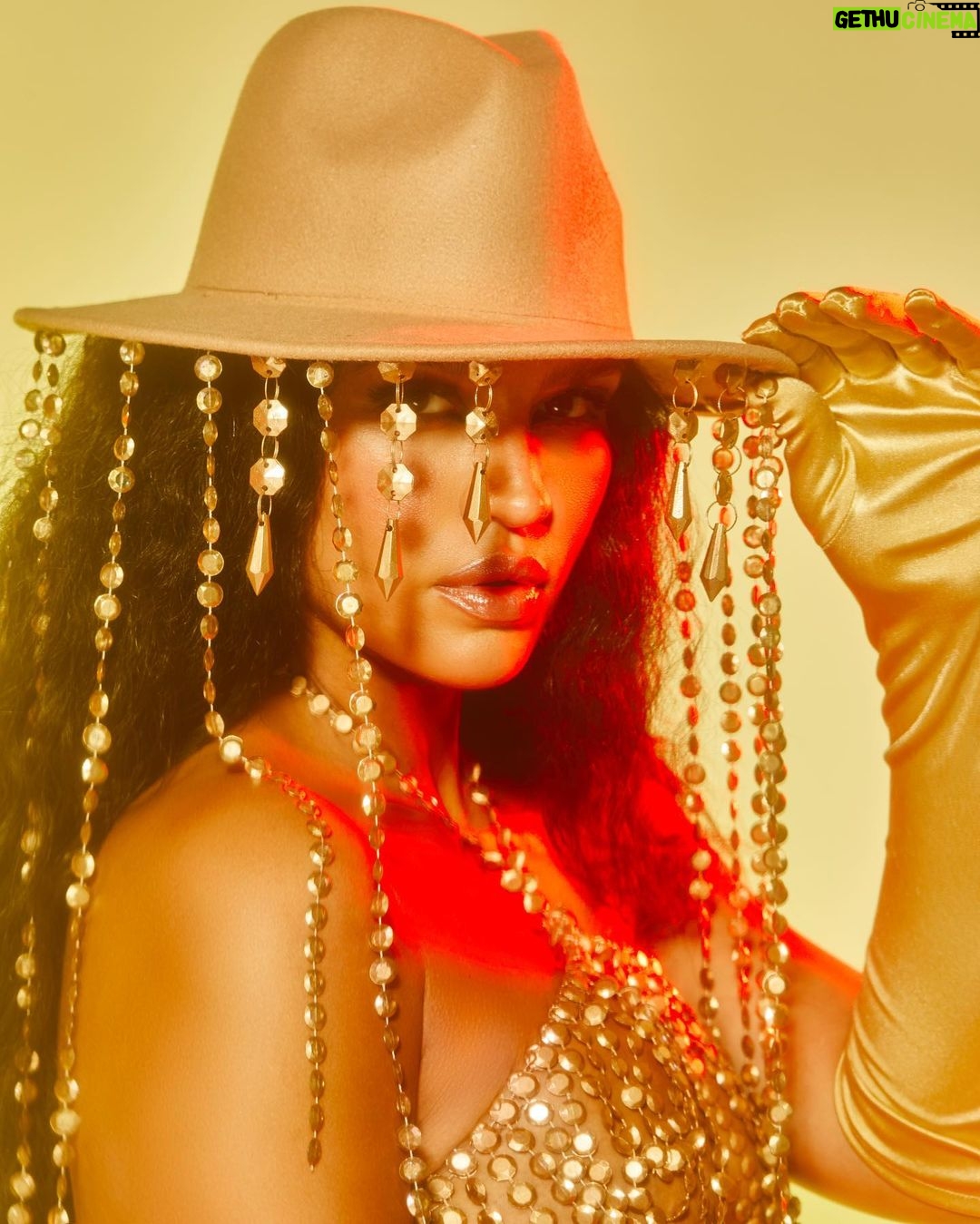 Cassie Ventura Instagram - Thank you @voirfashionmagazine and all of the amazing people tagged. 📸 @meech213 ♥️