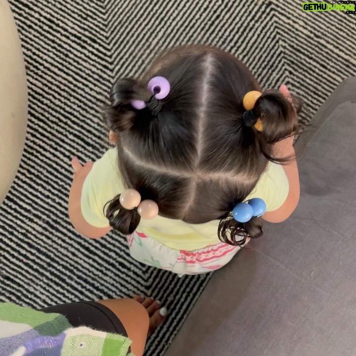 Cassie Ventura Instagram - Mama’s Sweetness ☺️ Thank you Uncle @tigerbahmb for our hair accessories. Still in awe that she’s letting me do her hair now 😆