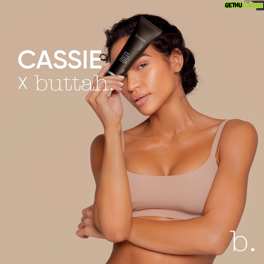 Cassie Ventura Instagram - Besides my husband and kids, one of the most important things to me in life is my health and how I take care of my skin, head to toe. @buttahskin has always been a constant for me and here are some of my faves π§π½ββοΈβΊοΈπ€ #vitamincserum #gentlecleanser Should I start sharing some skincare content? π