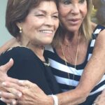 Catherine Fulop Instagram - Que lindo este bailecito de ser Mamá!!!! Gracias a la vida por las madres que me acompañaron y que me acompañan, a mi esposo porque sin ti no seria posible, a mis hermanas, sobrinos, hijos que me va regalando la vida gracias y a mis hermosas hijas sobre todo por hacerme tan feliz! Las amo! ♥️♥️♥️♥️ @orianasabatini @tizianasabatinif @ovasabatini #felizdiadelamadre #felizdiamamá General Pacheco