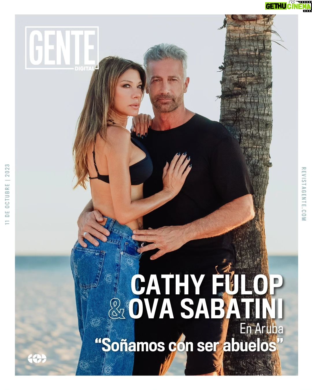 Catherine Fulop Instagram - 😱 ¡AH BUE! Con ustedes, @FulopCatherine y @OvaSabatini, las nuevas caras de la #TapaDigital de @revistagenteok ❤️ 🏖️Las playas de Aruba les calza perfecto: desde allí, posaron y se divirtieron frente a las cámaras de #Gente. 💍 29 años de relación, 25 de casados y dos hijas: Tiziana y Oriana Sabatini. ¿Cómo mantienen viva la llama del amor mientras afrontan el "nído vacío"? 🔗 Descubrí todo, incluido su mayor deseo, en la nota de nuestro link en bio e historias.