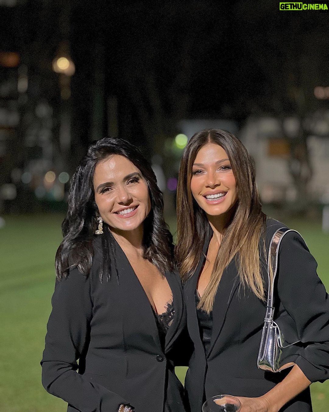 Catherine Fulop Instagram - Celebrando la vida con amigos!!! Feliz cumpleaños Maite & Alex @maitehoyos_ @ovasabatini @vhgonzalez @alexandracimo @daniela_cimo @francescocimo251 Buenos Aires, Argentina