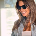Catherine Fulop Instagram – 🦋🩵🤍🐬

#camperadejean by @weareblaconcept 
#glasses by @oreko.eyewear General Pacheco