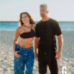 Catherine Fulop Instagram - 😱 ¡AH BUE! Con ustedes, @FulopCatherine y @OvaSabatini, las nuevas caras de la #TapaDigital de @revistagenteok ❤️ 🏖️Las playas de Aruba les calza perfecto: desde allí, posaron y se divirtieron frente a las cámaras de #Gente. 💍 29 años de relación, 25 de casados y dos hijas: Tiziana y Oriana Sabatini. ¿Cómo mantienen viva la llama del amor mientras afrontan el "nído vacío"? 🔗 Descubrí todo, incluido su mayor deseo, en la nota de nuestro link en bio e historias.